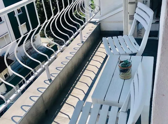 Colorful 1-bdr - Center Of By Flаt Manаger Apartament