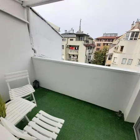 Colorful 1-bdr - Center Of By Flаt Manаger Apartamento Burgas